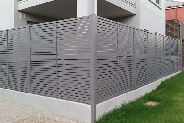 Slat fence (2)